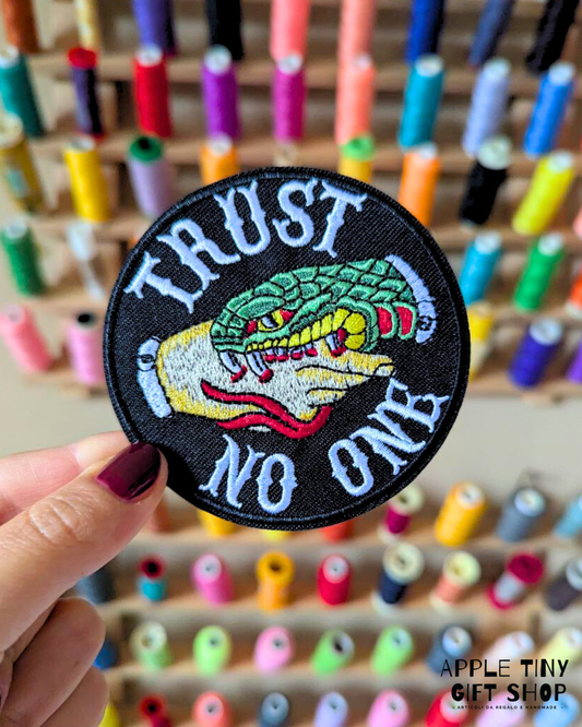 Toppa Termoadesiva - Trust No One